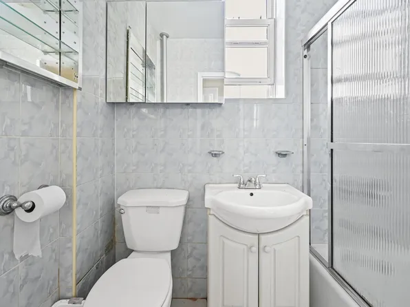 2154 60th Street image 7 of 29