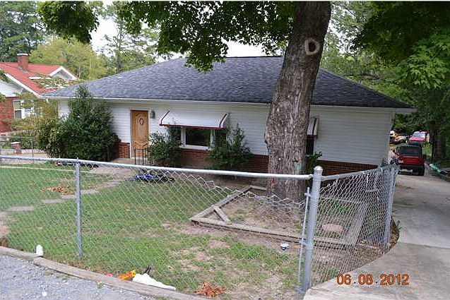1st image of 810 Orchard Ter