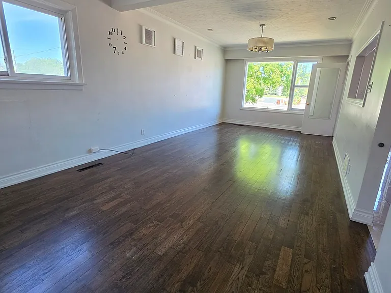 1382 Warden Ave #MAIN — Photo 5