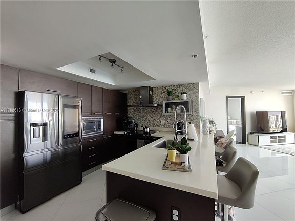 5th image of 150 Sunny Isles Blvd #11503