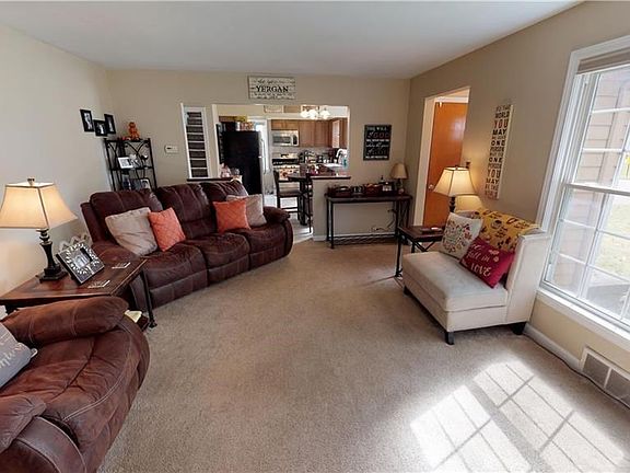4th image of 284 Oakley Ave