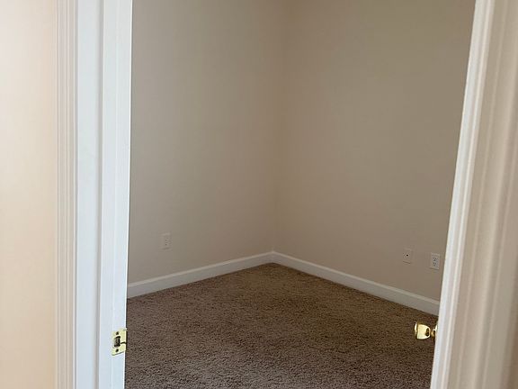 5th image of 160 Lazy Willow Ln