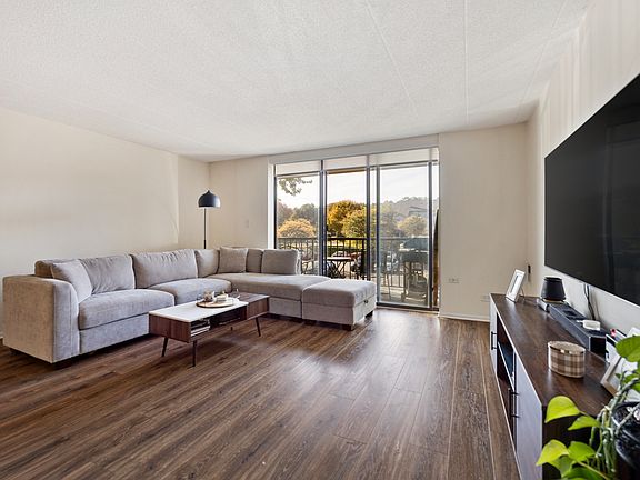 4th image of 75 Kristin Cir APT 218