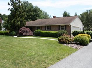 2614 Hazelwood Rd, Lancaster, PA 17601