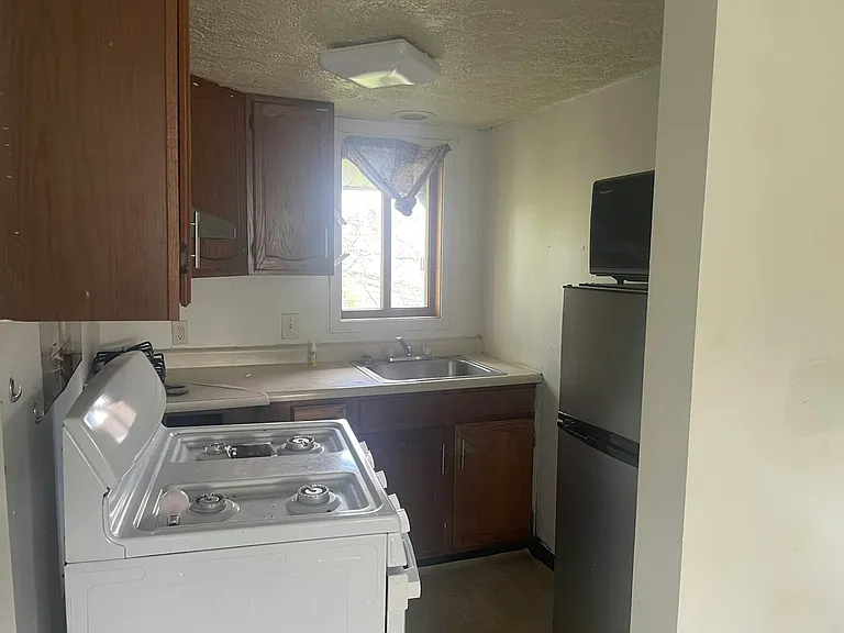 124 Russell Ave #3 — Photo 9