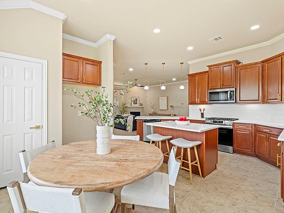 5th image of 1816 Harvest Bend Ln