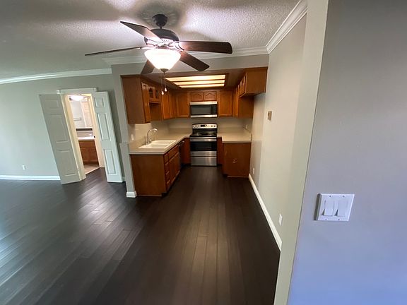 Kitchen/eating area. Microwave/range/dishwasher included.