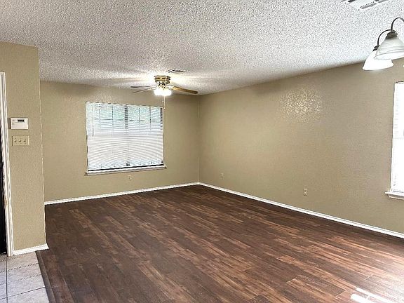 4th image of 512 Delmar Dr