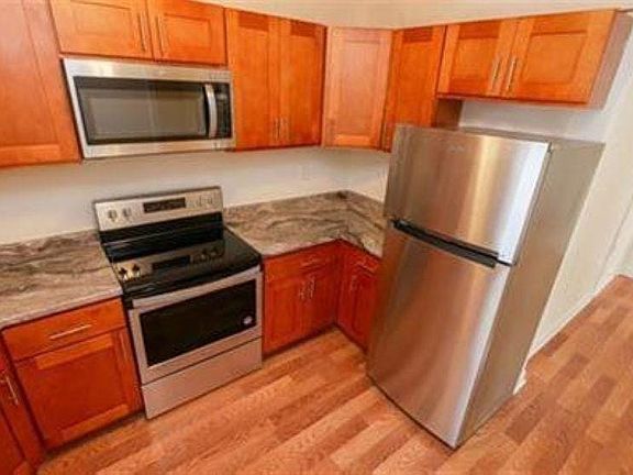 4th image of 38 N Iowa Ave #2