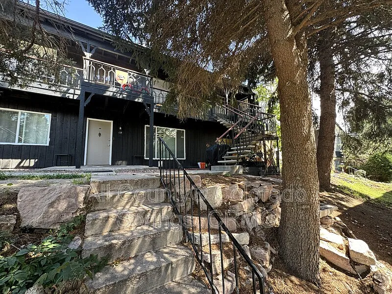 2 bed, 2.0 bath, 1314 sqft, $1,900 — Photo 2