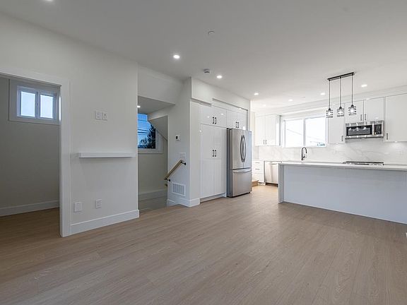 5th image of 7533 Wren St #C