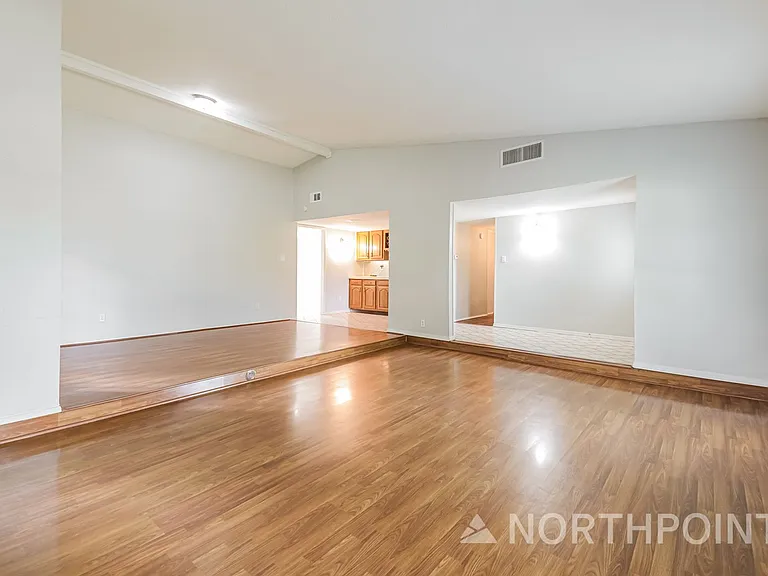 3464 Livingston Ln — Photo 3