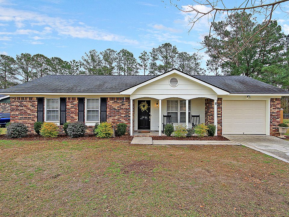 1st image of 111 Gatehouse Dr