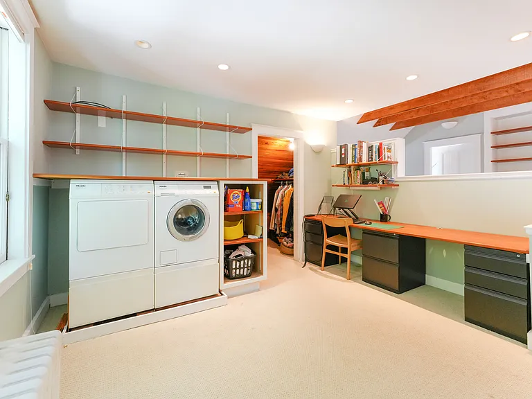 104 Neal St — Photo 34