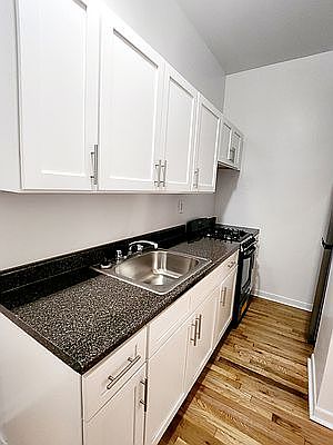 3rd image of 350 W 85th St APT 22