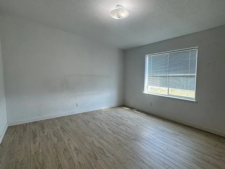 408 Alpine Dr — Photo 11