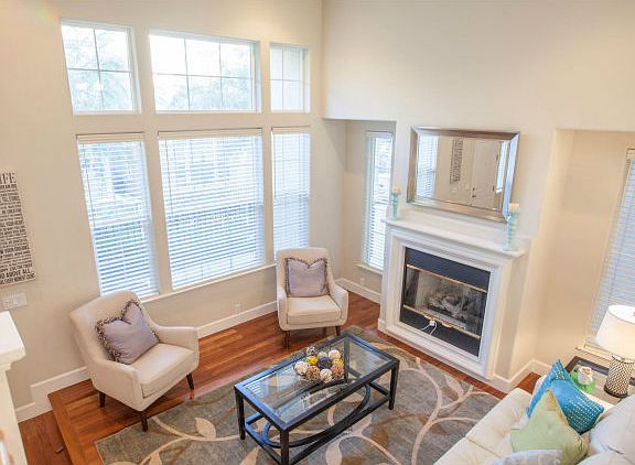3rd image of 4733 Torrey Pines Cir