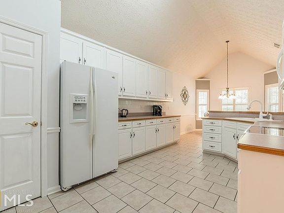 2nd image of 299 Blue Creek Ln