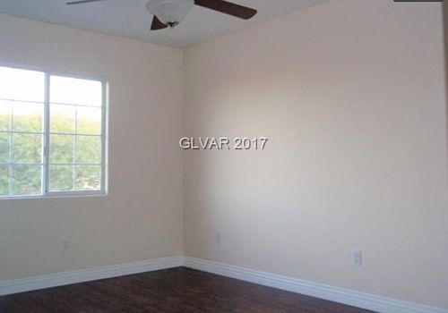 4th image of 137 Temple Wood Ct
