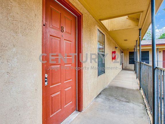2nd image of 1108 N Elm St #8