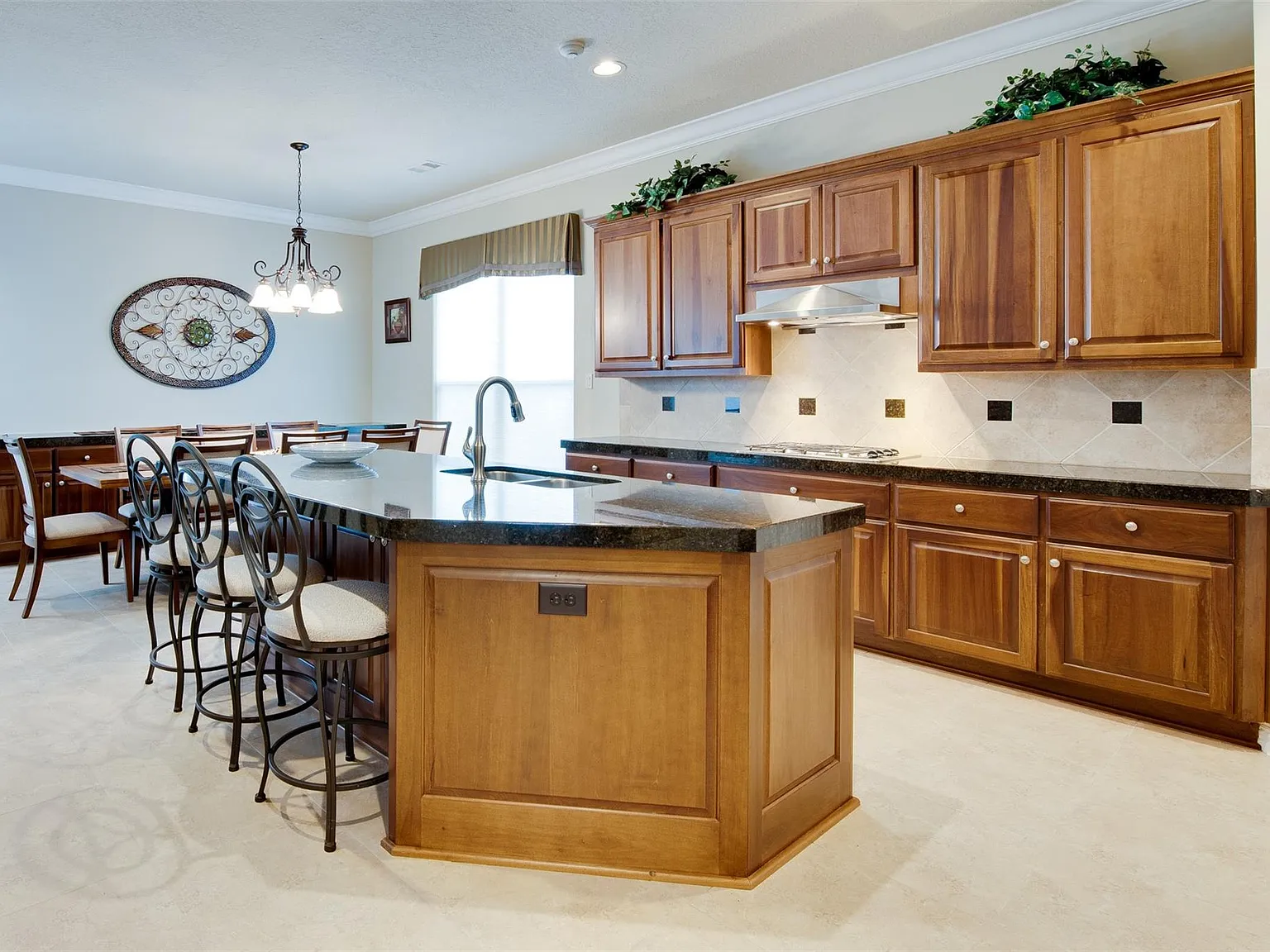 4 bed, 3.5 bath, 3243 sqft, $5,700 — Photo 2