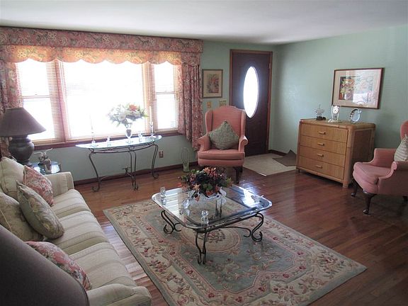 2nd image of 3508 Stoneview Dr