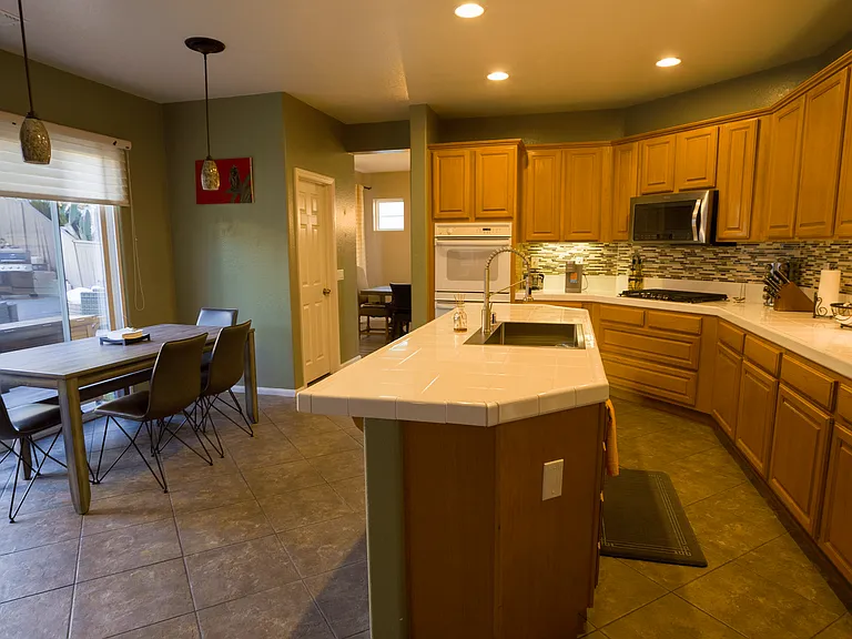 1289 Lindsay St — Photo 15
