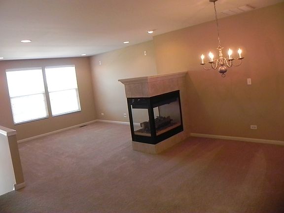 4th image of 1137 Reserve Dr