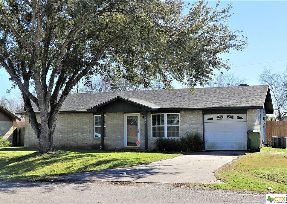 1st image of 121 Cherie Brook Dr