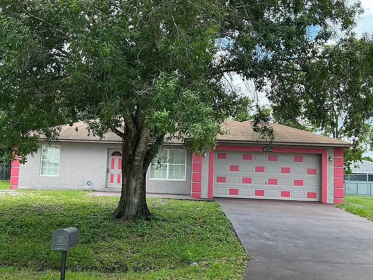 2242 SE Master Ave — Photo 1