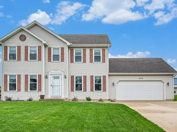 1389 Winchester Ct, Winona Lake, IN 46590