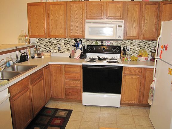 3rd image of 759 Providence Dr