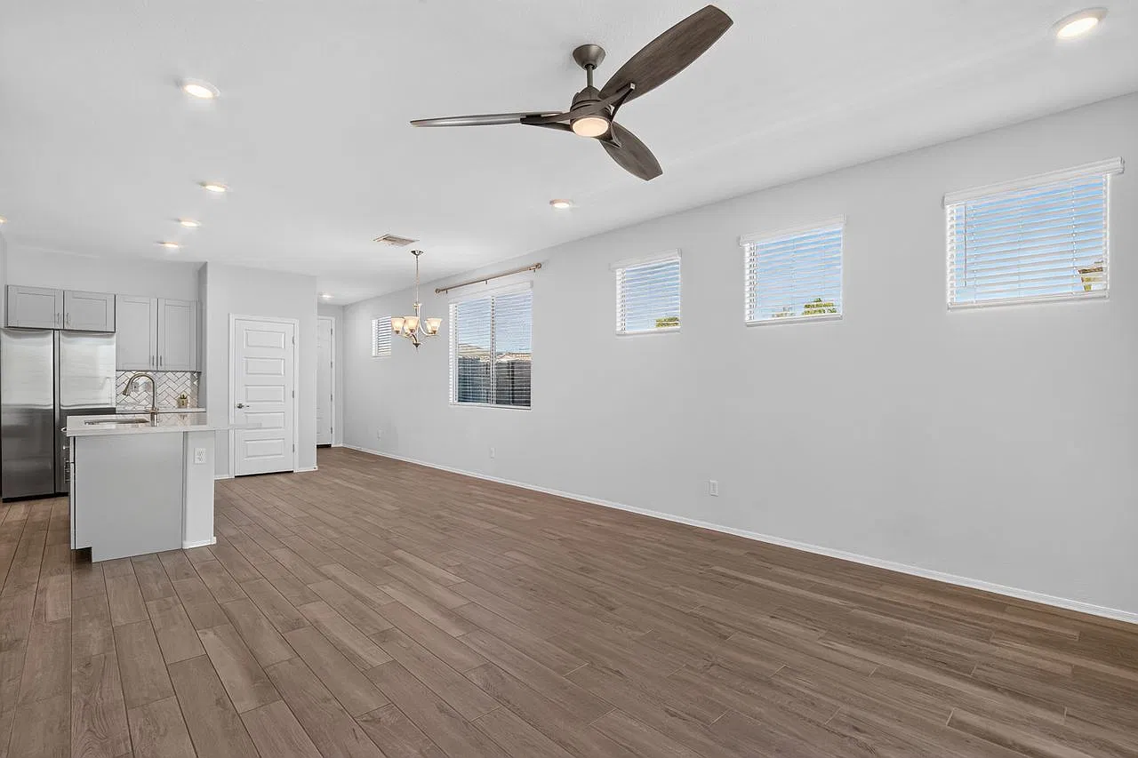 14664 W Valentine St — Photo 2