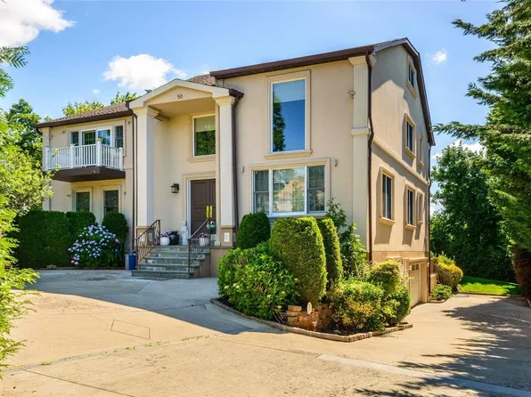 50 Coolidge Avenue, Roslyn Heights, NY 11577