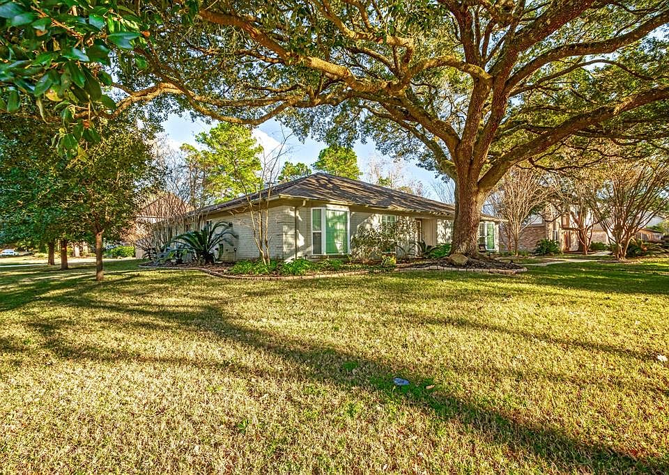 1st image of 3618 Woodbridge Dr