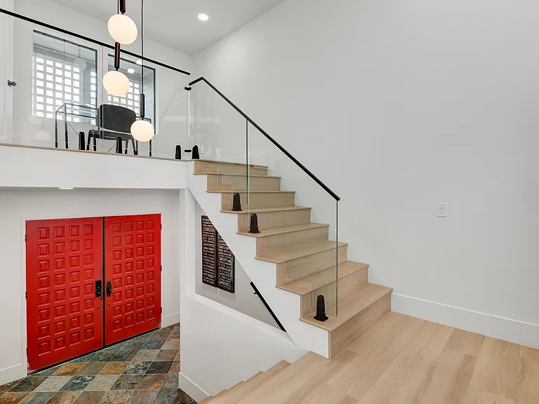 1013 Clipper Ct — Photo 13