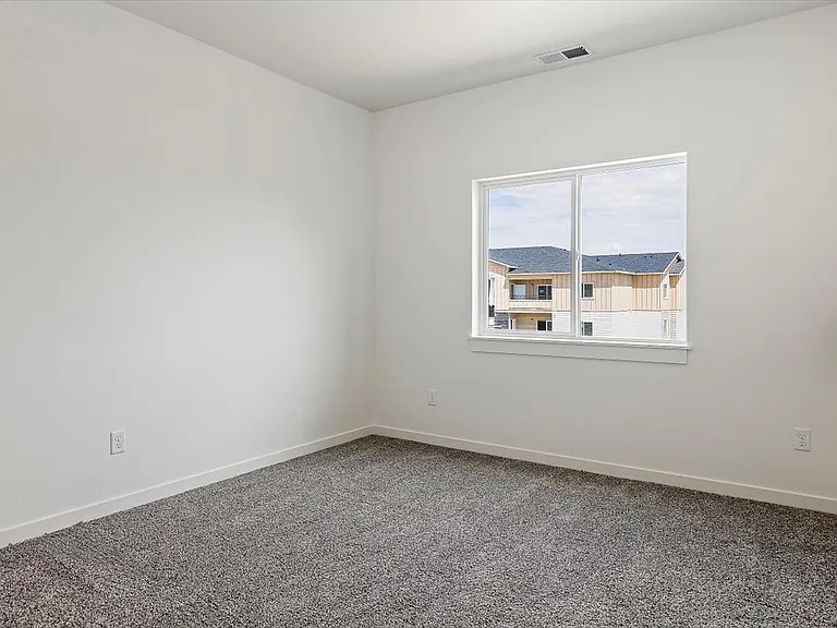 Hawk's Landing Apartments — Photo 107