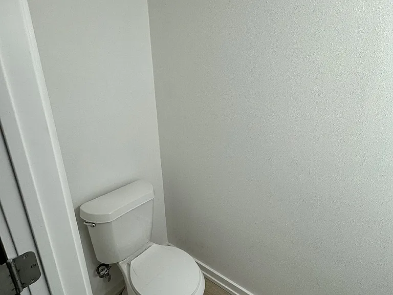 700 Hines Ave — Photo 14