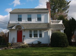 168 Webster Rd, Scarsdale, NY 10583