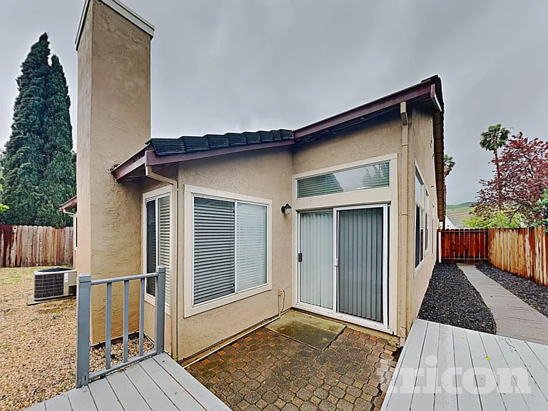 1436 Northwood Dr — Photo 16