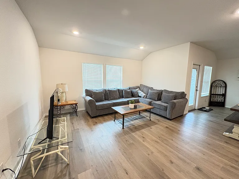 1306 Saddlehorn Dr — Photo 5
