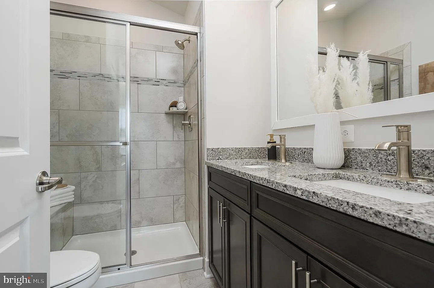 3 bed, 1700 sqft, $3,000 — Photo 3