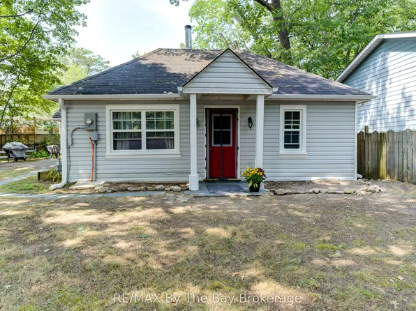 110 24th St N, Wasaga Beach, ON L9Z 2E7