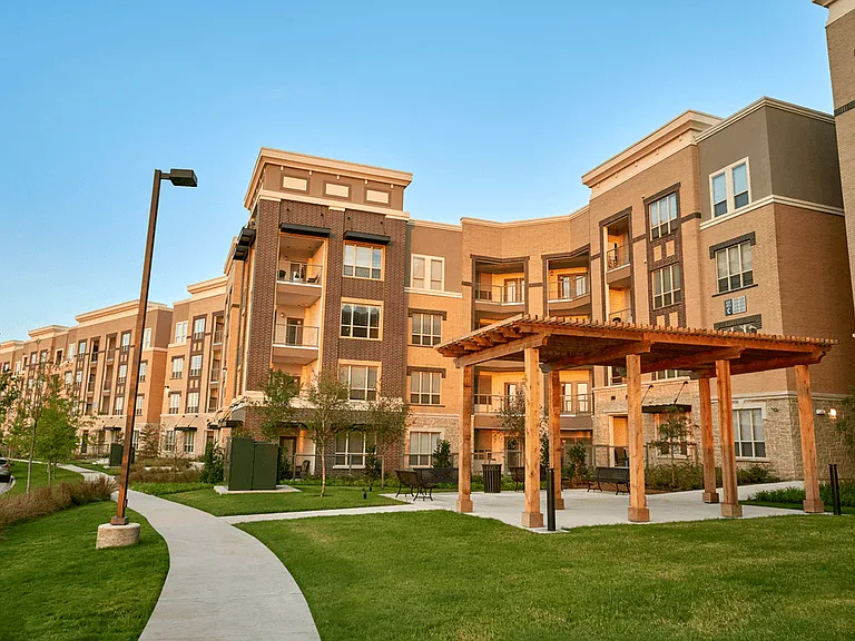 Summit at Stonebriar — Photo 11