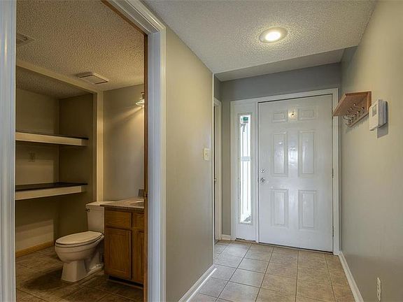 3rd image of 502 NE 6th St APT D