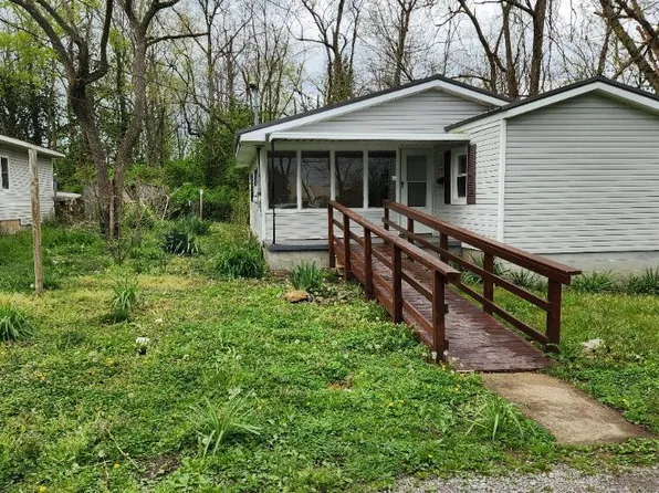 103 E Maxwell St, Stanford, KY 40484