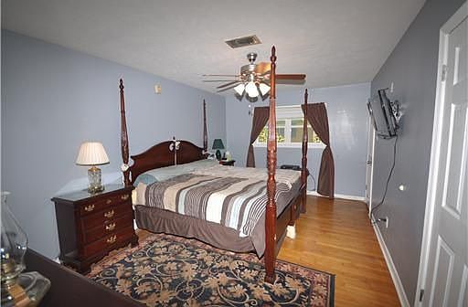 5th image of 3397 Pat Ave