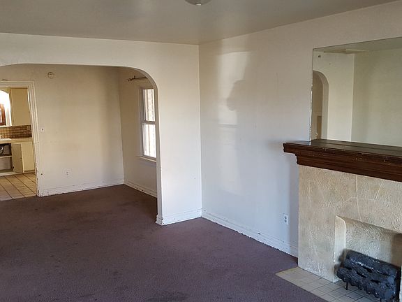 2nd image of 304 SW 44th St