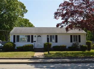 426 Strawberry Field Rd, Warwick, RI 02886