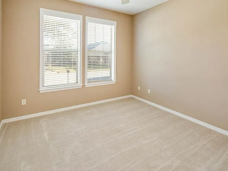 3922 Devrne Dr — Photo 14